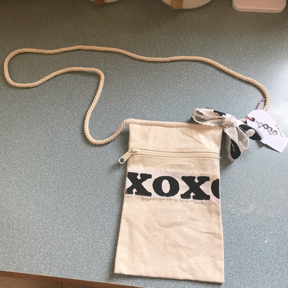 FREE W/ $10 PURCHASE Eco-Friendly Fair Trade Bag - Picture 2 of 7